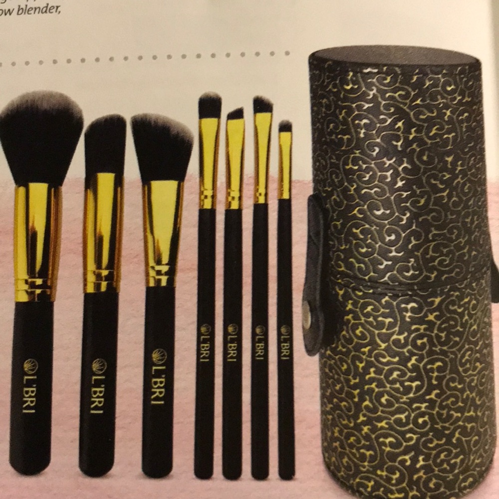 L’BRI 7 piece brush set with glamorous cup case/new